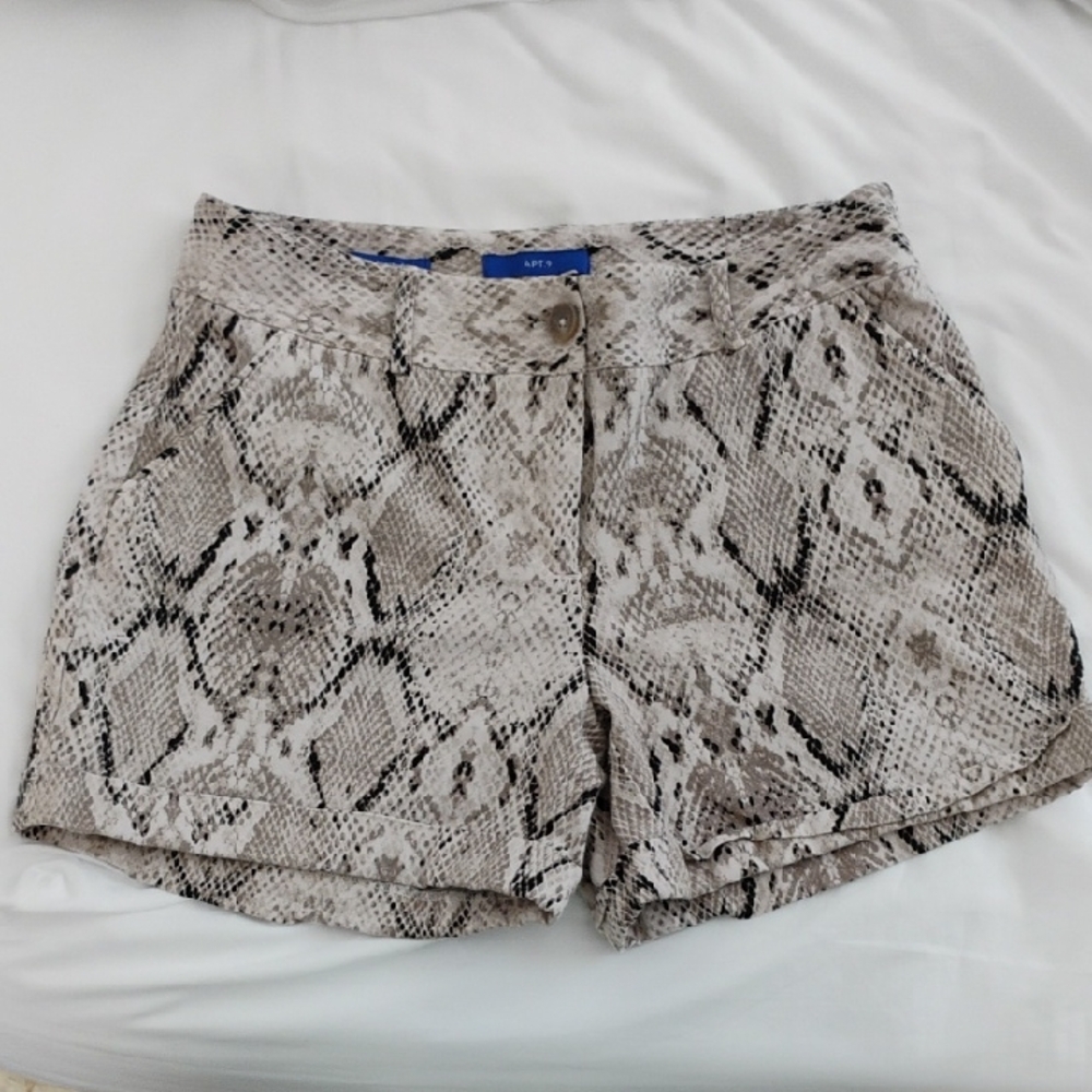 Apt. 9 High Waist Tan and Black Shorts